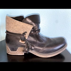 Size 9 trendy winter bootie!